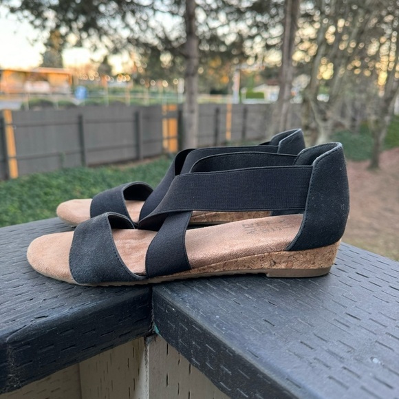 Naturalizer Women’s Reflex Black Elastic Fabric Strap Sandals Size 6.5 - Picture 4 of 8